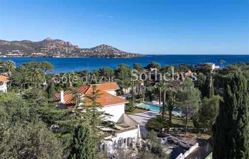 Exceptional Belle-Epoque property located on the legendary Corniche d'or of Saint-Raphaël.