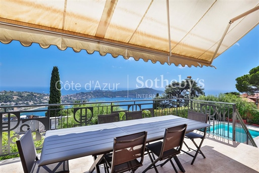 Villefranche-Sur-Mer: Magnificent residence with superb panoramic view of Cap Ferrat.