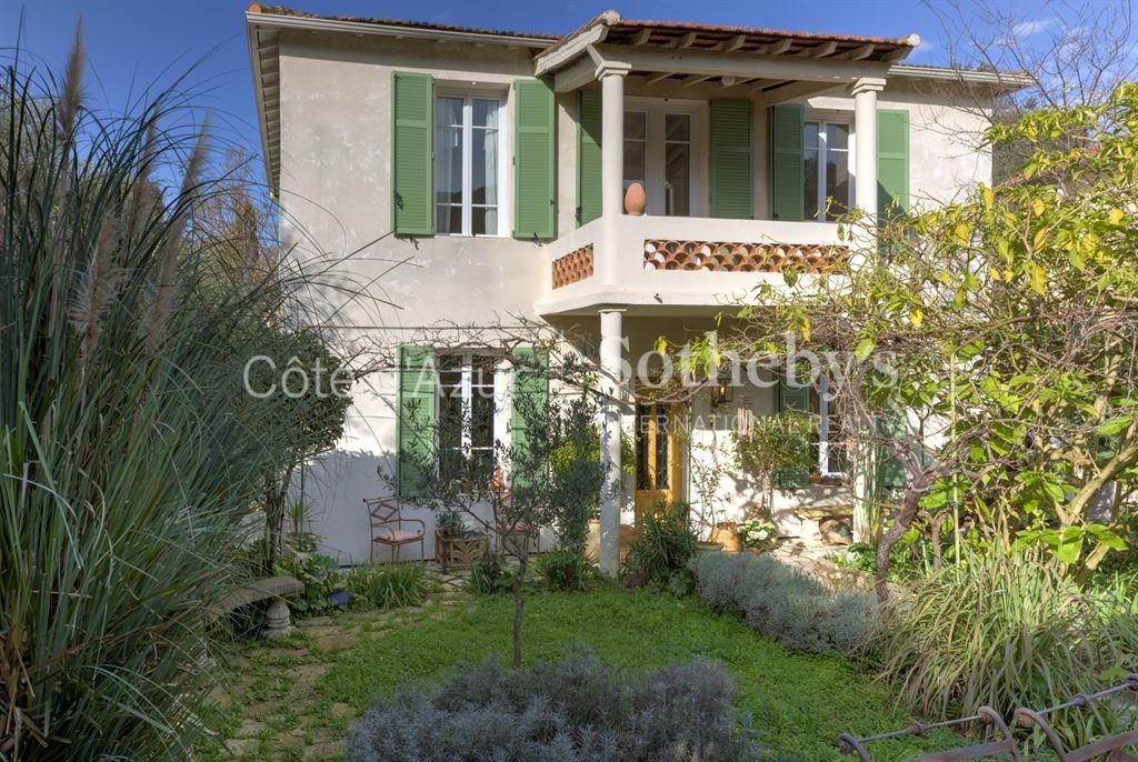 Le Cannet Mairie Charming 220 m² villa with garden and artist's workshop