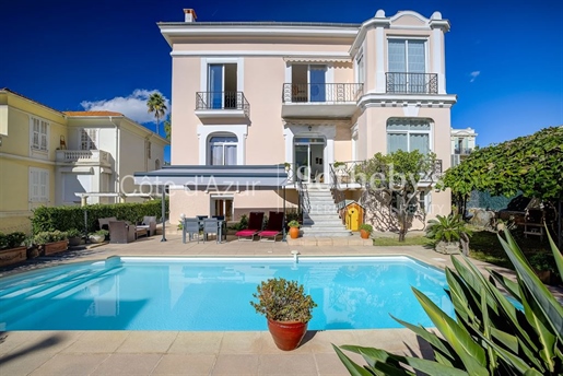 Exclusive : Sale of charming villa with pool in Nice - 300m²