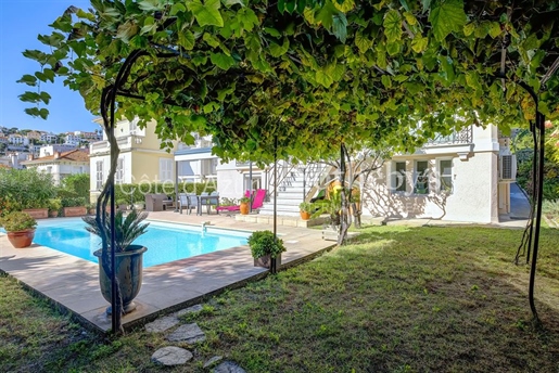 Exclusive : Sale of charming villa with pool in Nice - 300m²