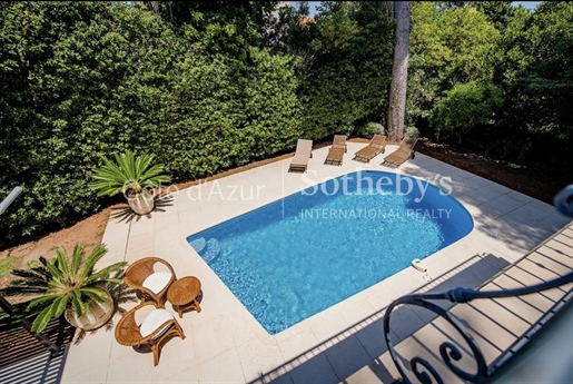 Sole Agent - Cap d'Antibes - charming property within walking distance of shops and beaches.