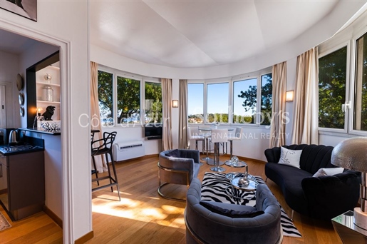 Sole agents - St-Tropez, studio with unobstructed views until the sea in the Palais Latitude 43