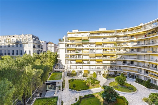 Sole agent: Nice Carré d'or, Le Palace, little gem apartment of 2 bedrooms