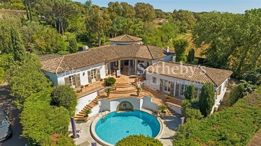 Saint-Tropez - Charming villa with sea view - A stone's throw from the village and the beaches