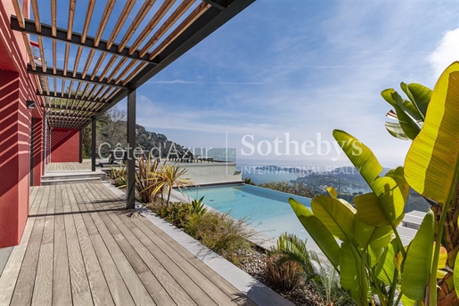 Luxury contemporary villa in Villefranche-sur-Mer: Panoramic views of the sea and Cap Ferrat