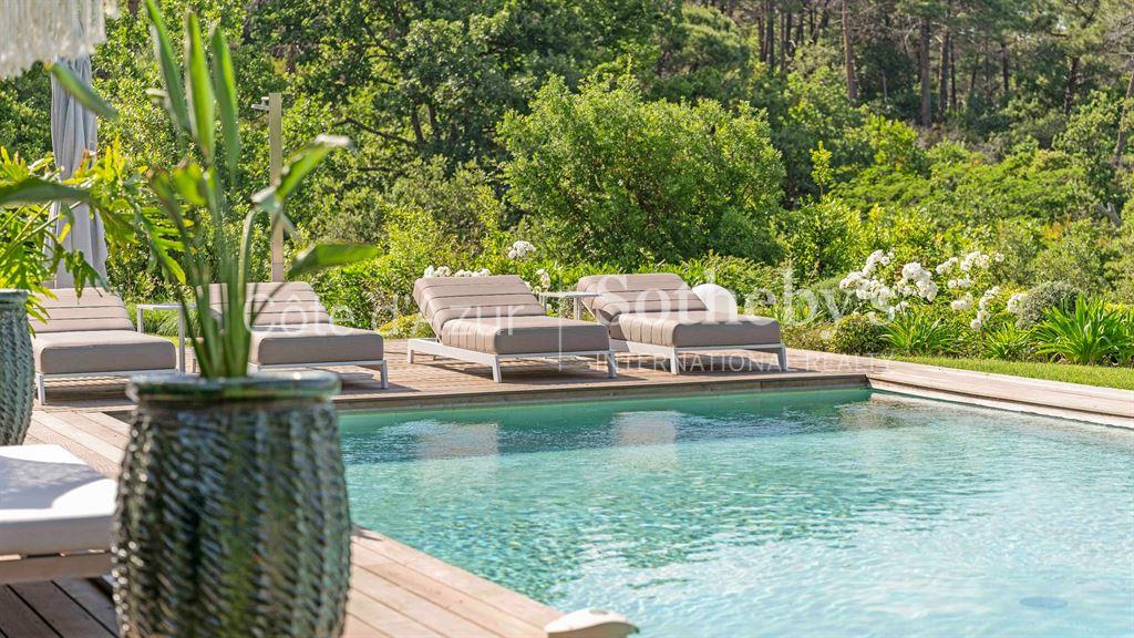 Contemporary sea view villa with 7 suites, pool & Spa for sale in Ramatuelle