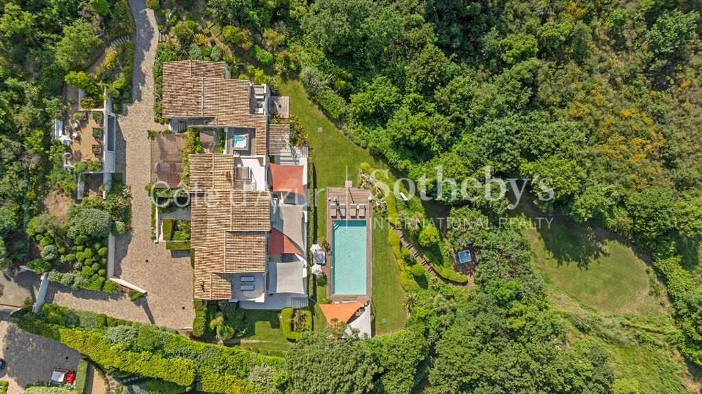 Contemporary sea view villa with 7 suites, pool & Spa for sale in Ramatuelle