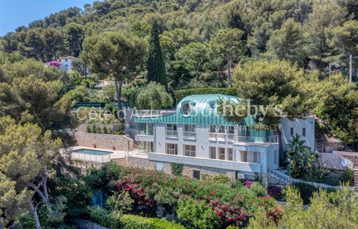 Luxueuse maison située dans les hauteurs de Roquebrune Cap Mart
