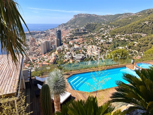 Villa d'exception à Roquebrune-Cap-Martin avec vue panoramique s