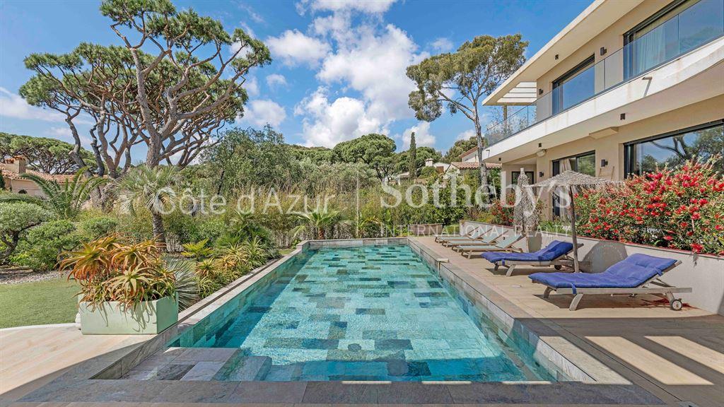 Exceptional Sainte-Maxime villa near La Nartelle beach