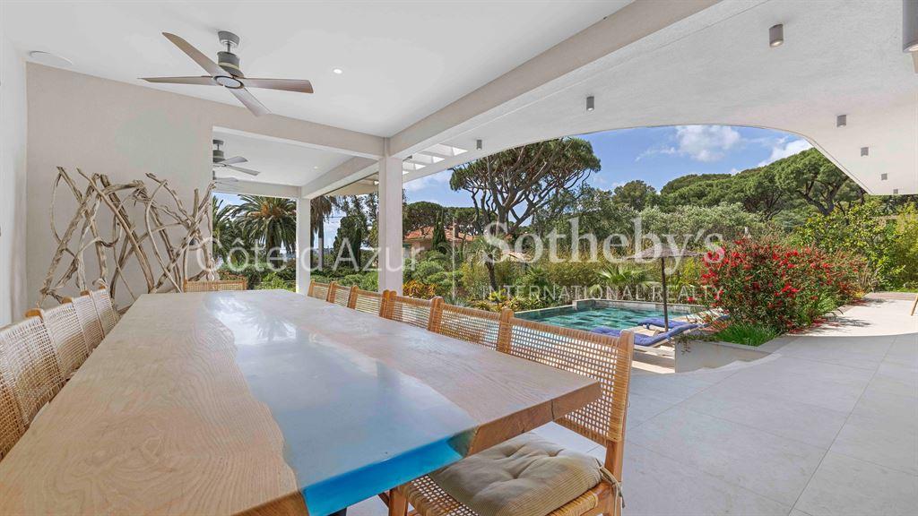 Exceptional Sainte-Maxime villa near La Nartelle beach