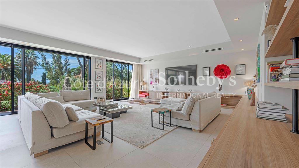 Exceptional Sainte-Maxime villa near La Nartelle beach