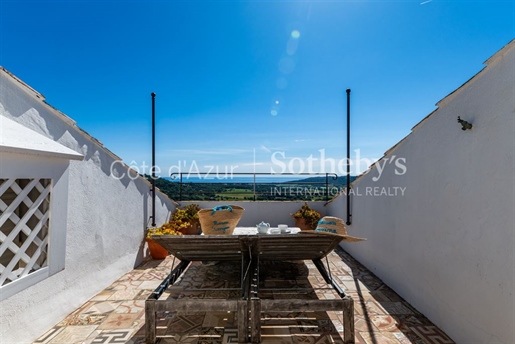 Ramatuelle- charming town house in the heart of the village with terrace and panoramic sea view