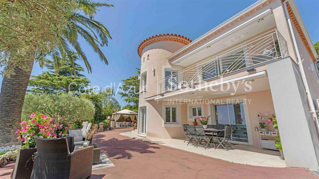 Les Issambres, sea view house for sale, 145 m² with swimming pool, jacuzzi