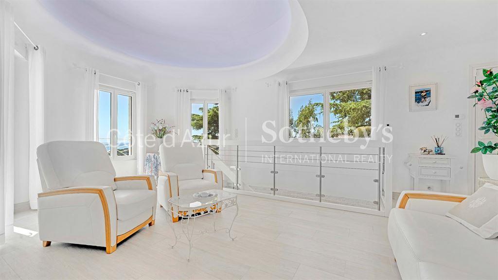 Les Issambres, sea view house for sale, 145 m² with swimming pool, jacuzzi