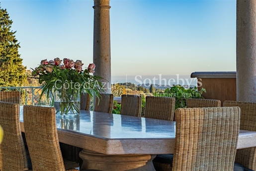 Hinterland of the Côte d'Azur - Luxurious bastide with breathtaking view of the Mediterranean