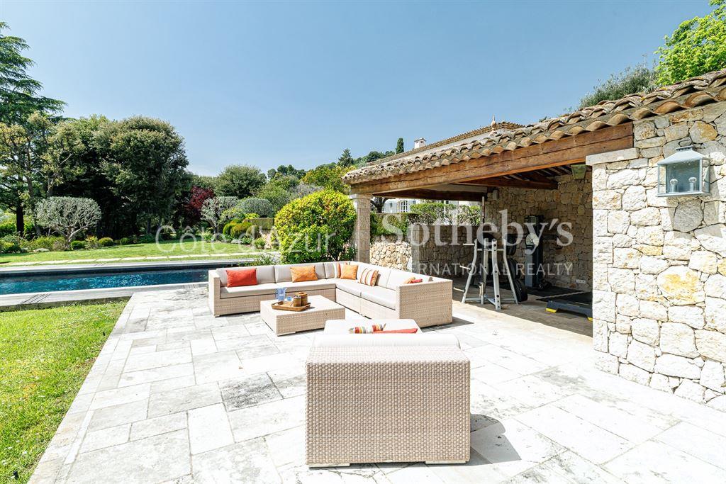 Bastide villa with heated pool and landscaped garden in La Colle-sur-Loup