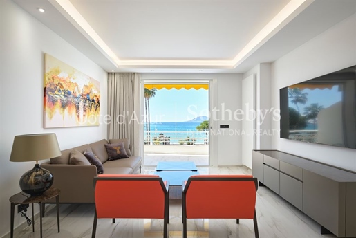 Cannes Croisette, Henri Iv Résidence - Luxury 2 beds apartment on the seafront.