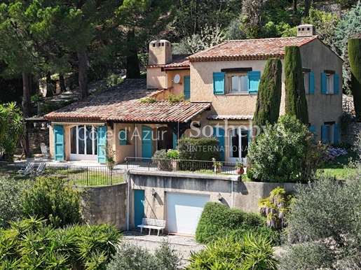 Cabris, Hinterland von Cannes, charmante Villa mit freiem Blick