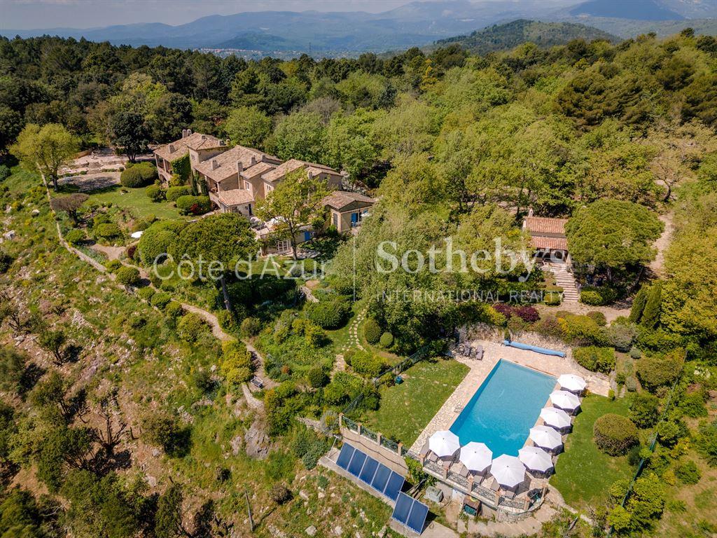 Exceptional estate with panoramic sea and lake views in Cabris, French Riviera hinterland