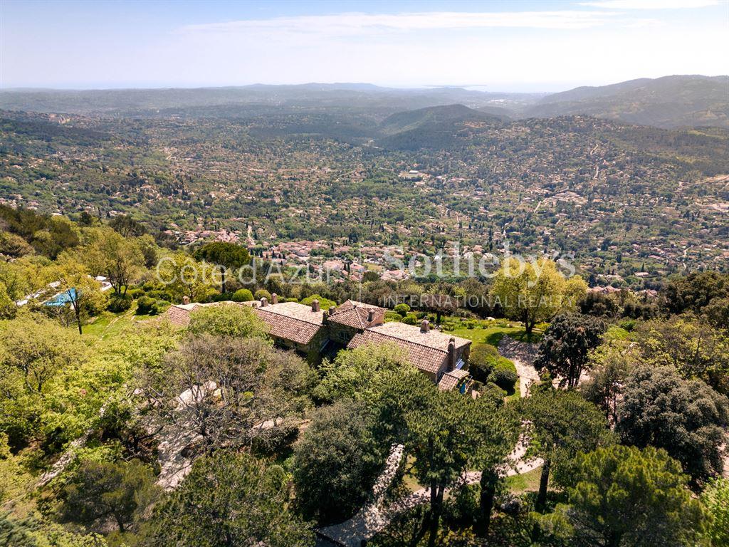 Exceptional estate with panoramic sea and lake views in Cabris, French Riviera hinterland