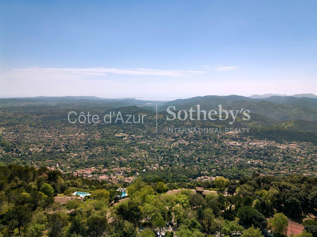 Exceptional estate with panoramic sea and lake views in Cabris, French Riviera hinterland
