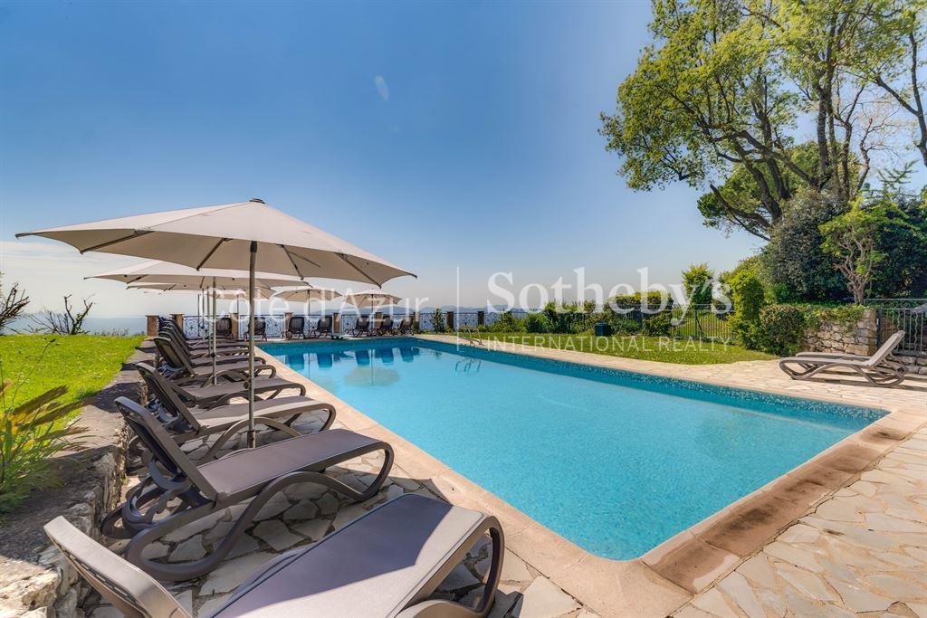 Exceptional estate with panoramic sea and lake views in Cabris, French Riviera hinterland