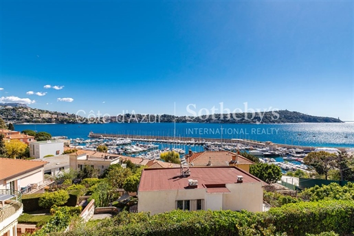Luxury villa with sea view in Villefranche-sur-Mer: Haven of peace near the beach