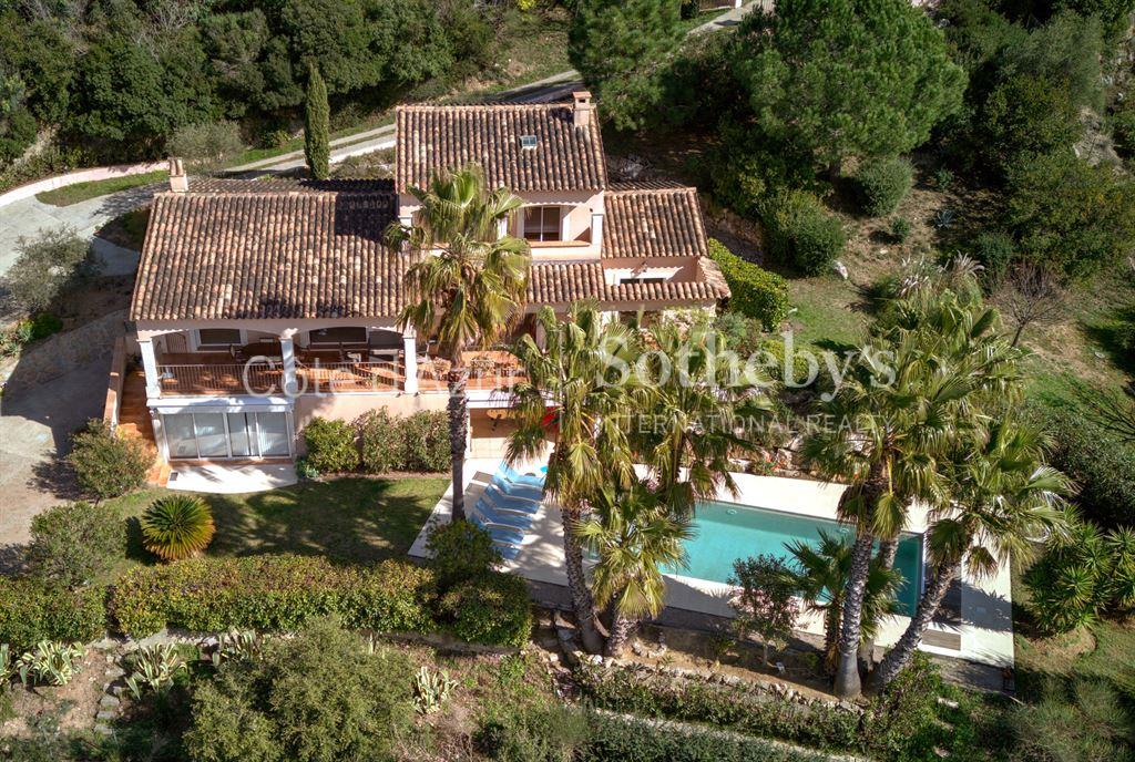 Peymeinade - Provencal villa in a private estate with panoramic views