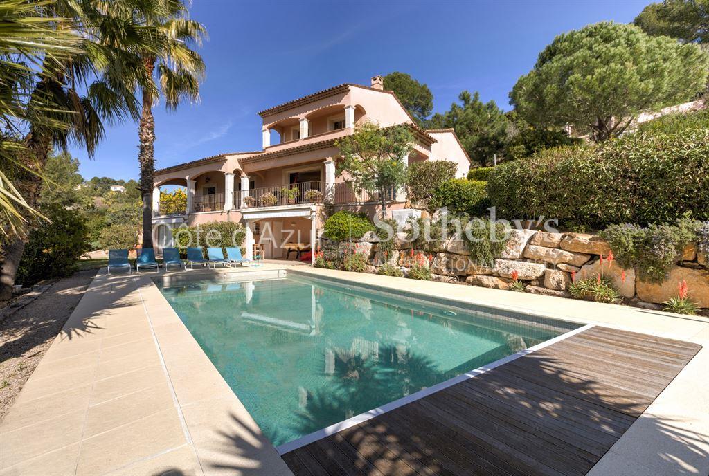 Peymeinade - Provencal villa in a private estate with panoramic views
