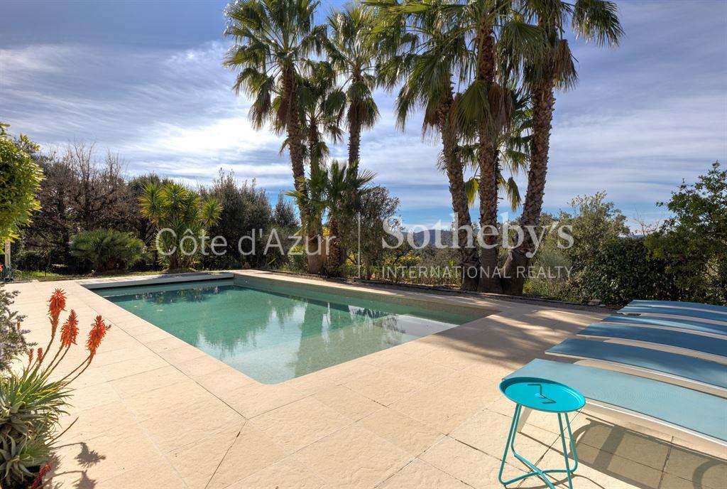 Peymeinade - Provencal villa in a private estate with panoramic views