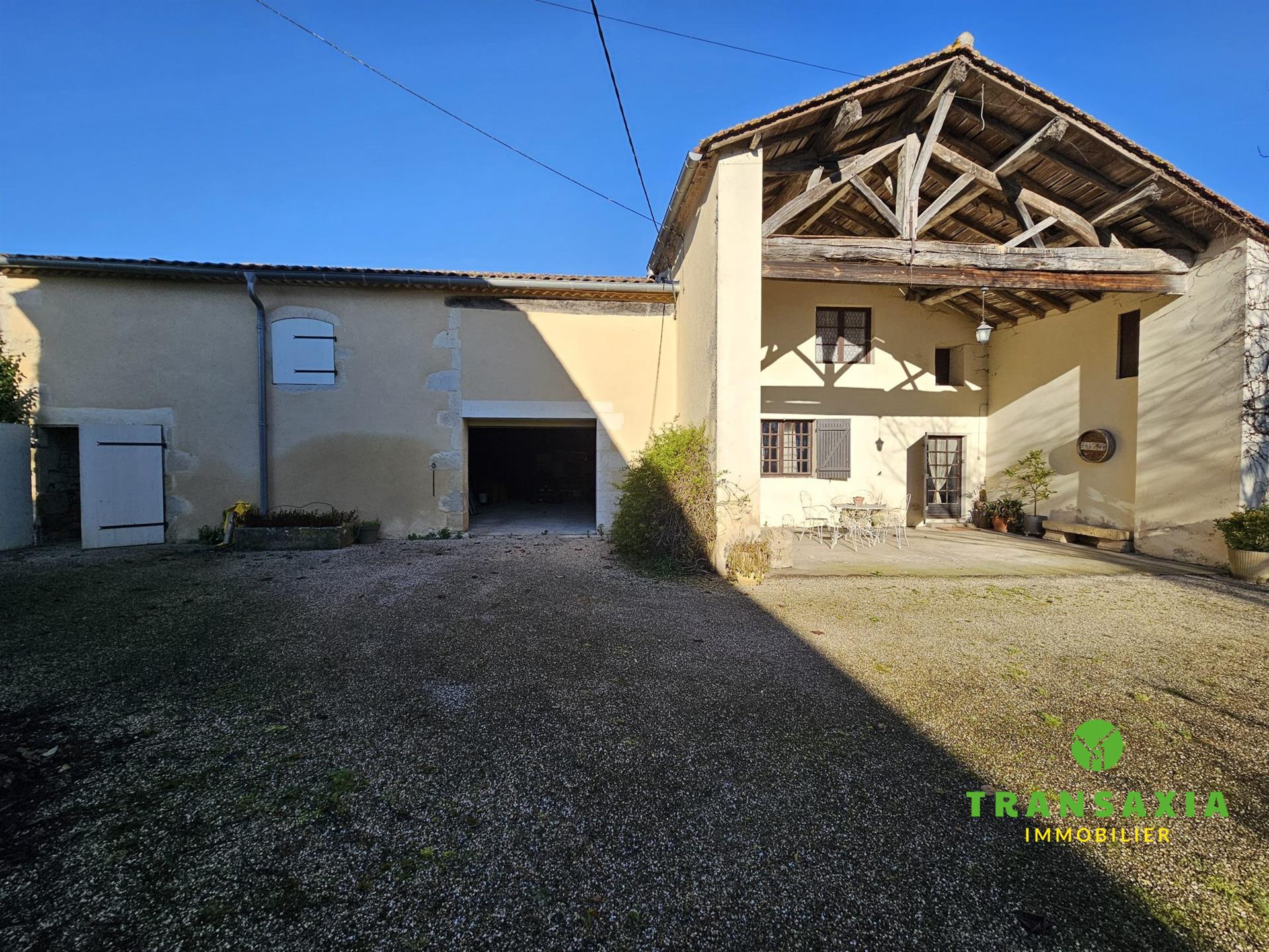 Maison ancienne à très fort potentiel