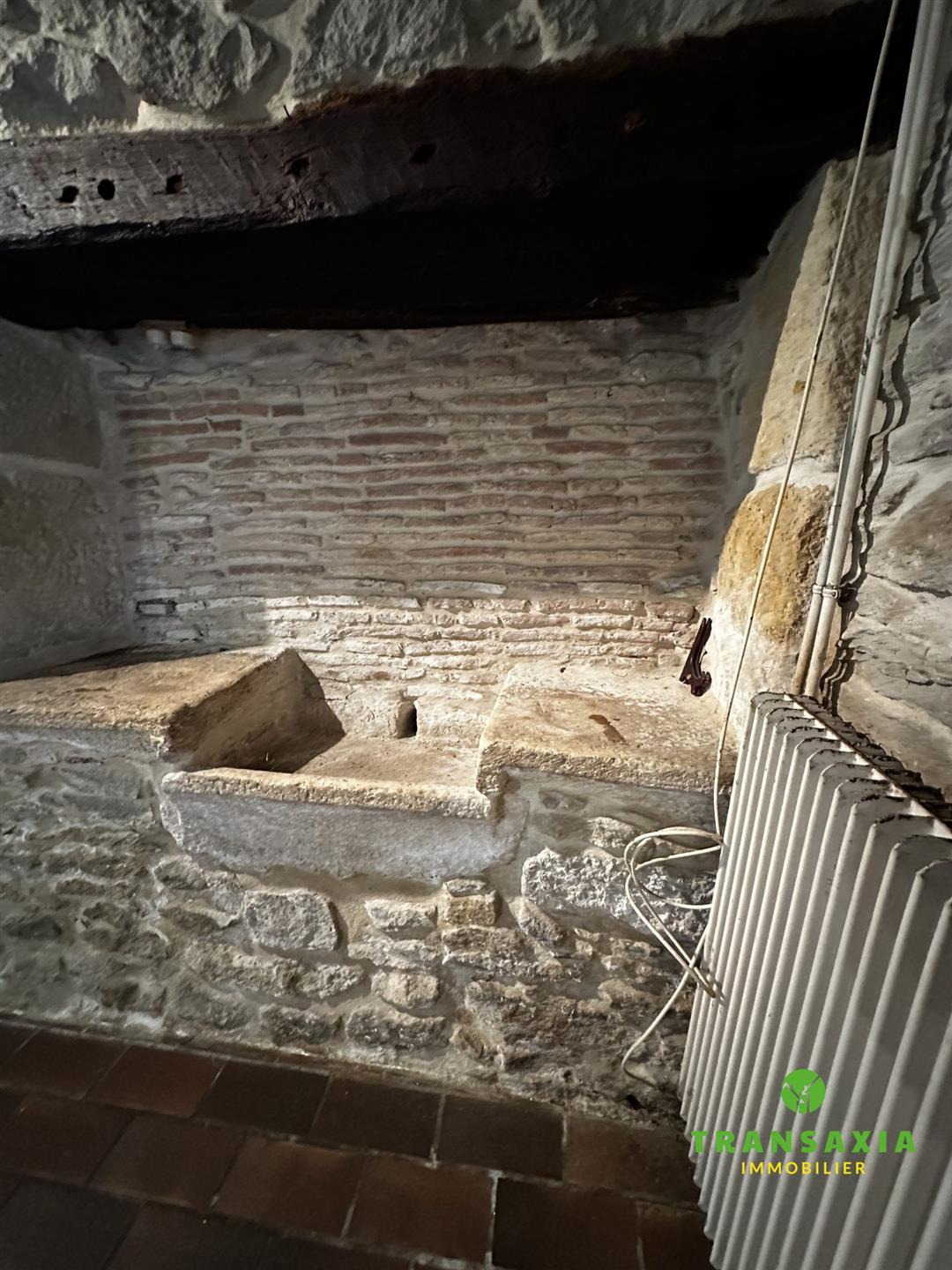 Maison ancienne à très fort potentiel
