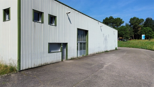 Entrepôt 1 000 m² + bureaux Barbaste