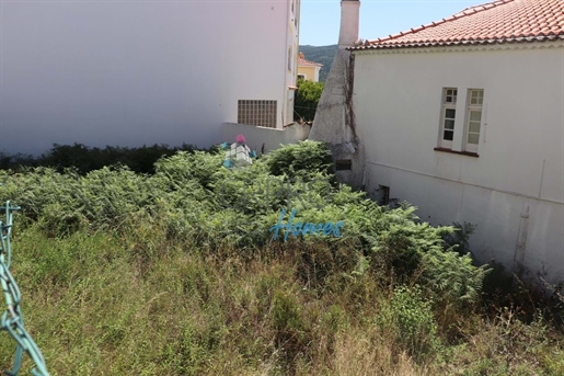 Building plot with 177m2 located in the village of Monchique.