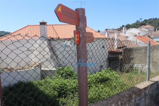 Building plot with 177m2 located in the village of Monchique.