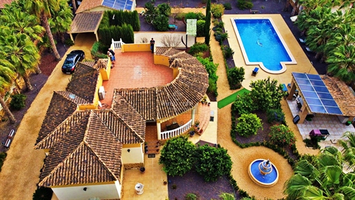 Vila se 3 ložnicemi na prodej v Catral, Alicante
