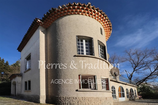 Sud Luberon, Lourmarin belle bâtisse de 212 m² à rénover.