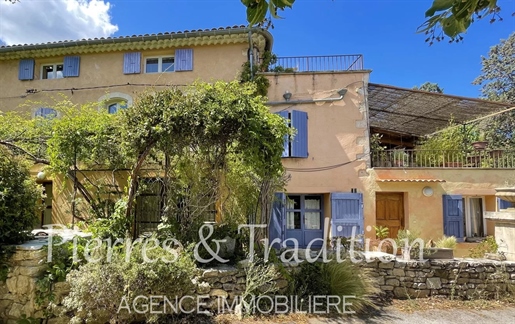 Provence, Luberon, Très belle et grande maison de maitre avec piscine, gîte et jardin.