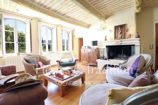 Luberon, city of Apt, Very beautiful house of 546 m² with garden swimming pool, gite and garden