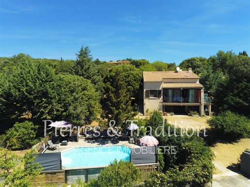 Provence, Luberon, Viens Großes Haus, 6 Schlafzimmer mit Grundstück, Swimmingpool und Aussicht...