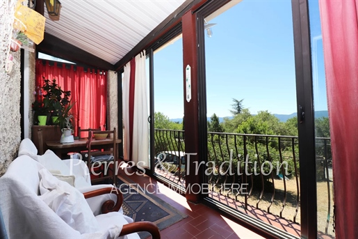 Provence, Luberon, Viens Grande maison, 6 chambres avec terrain, piscine et vue...