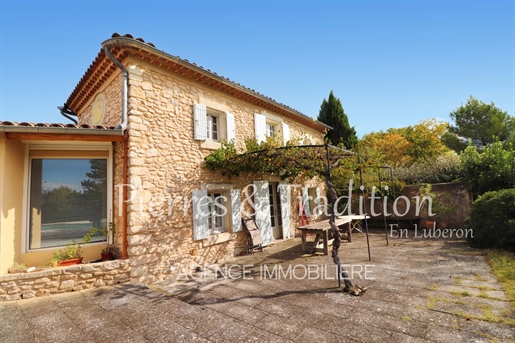 Lovely renovated old property with swimming pool in Provence