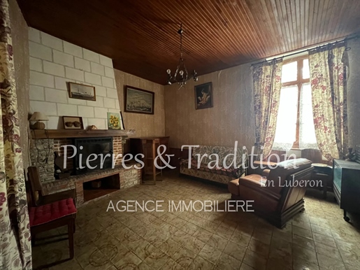 Luberon, grande maison de charme à rénover au coeur du vieux village de Céreste