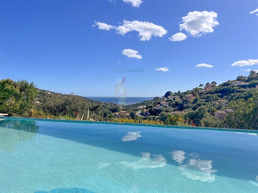 Les Issambres, Villa avec piscine et belle vue mer