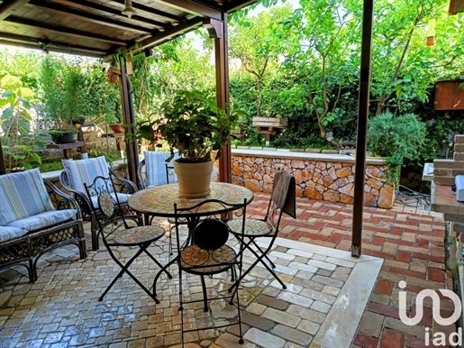 Sale Detached house / Villa 165 m² - 2 bedrooms - Rosciano