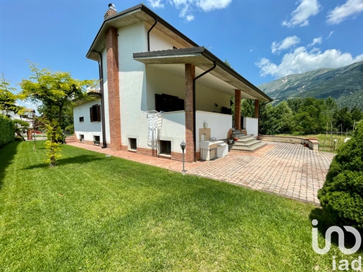 Verkauf Einfamilienhaus / Villa 300 m² - 5 Zimmer - Sulmona