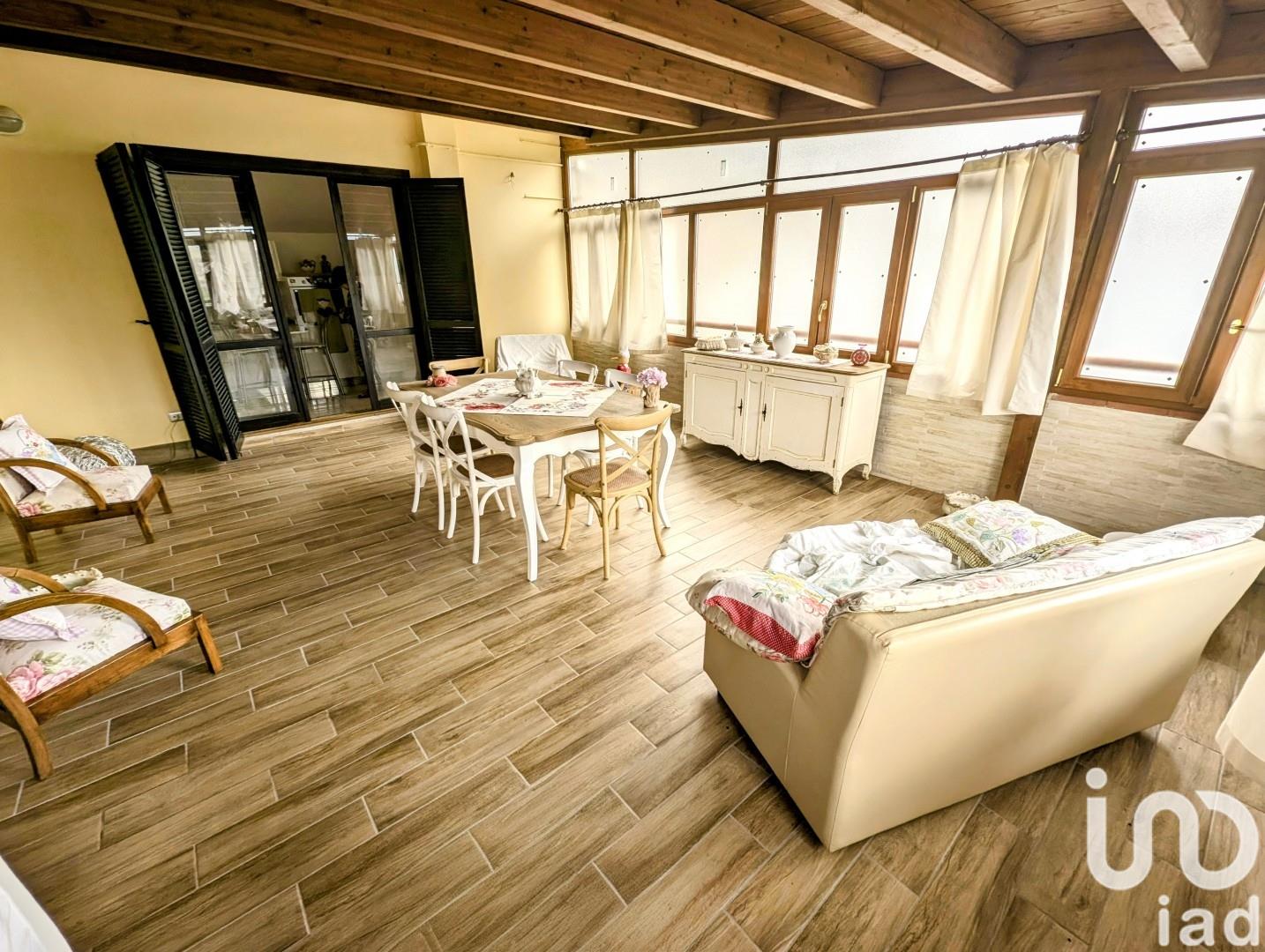Sale Detached house / Villa 232 m² - 5 bedrooms - Sulmona