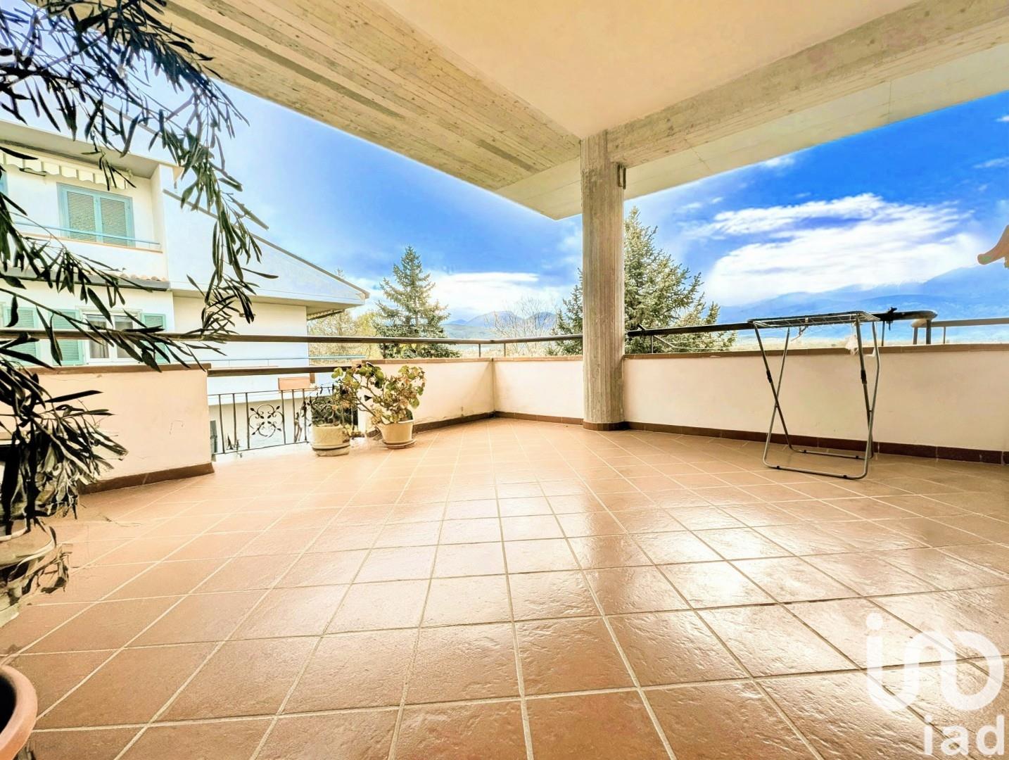 Sale Detached house / Villa 232 m² - 5 bedrooms - Sulmona